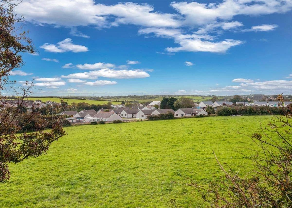 Bryn Mechell Hotel Llanfechell Bagian luar foto